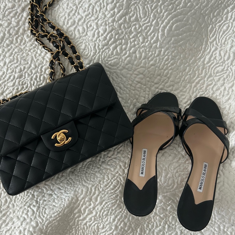 Manolo blahnik black callamu
Worn once to a wedding 
Size 39 
Good condition